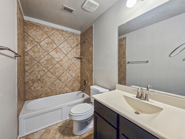 Building Photo - 12320 Walden Wood Dr