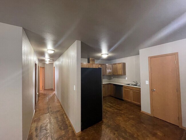 Building Photo - 109 Pear Ct