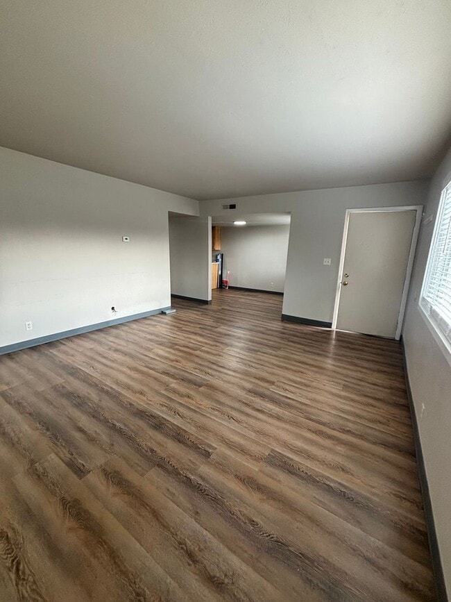 Building Photo - 1404 Toole Ave