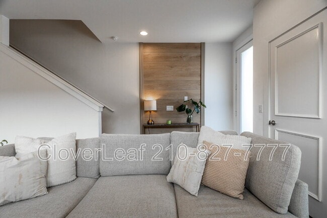 Building Photo - 102 Tendick St