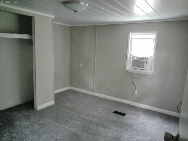 Building Photo - 2237 New Holland Pike