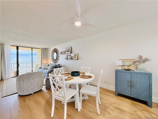 Building Photo - 7370 S Ocean Dr