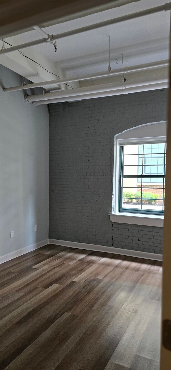 Building Photo - 160 Lafayette St