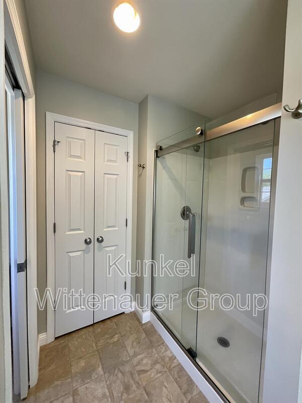 Building Photo - 3014 Roan Hill Dr