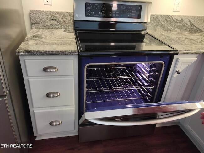 Building Photo - 144 Hardinberry St