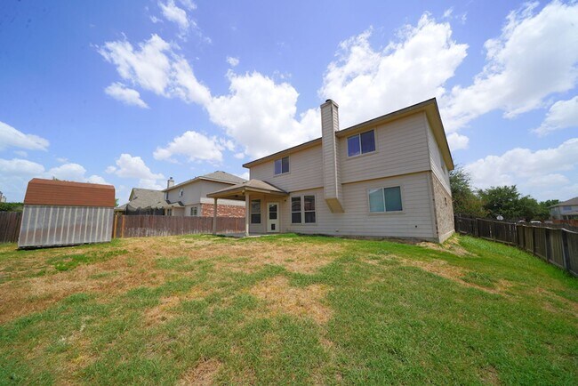 Building Photo - Spacious Home in Cibolo with 3 Car Garage! Realor Commission: $750
