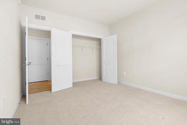 Building Photo - 44487 Wolfhound Sq