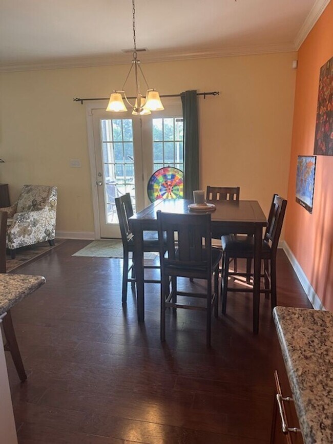 Building Photo - 4 Bedroom, 2.5 bath home in Mimosa Bay Com...