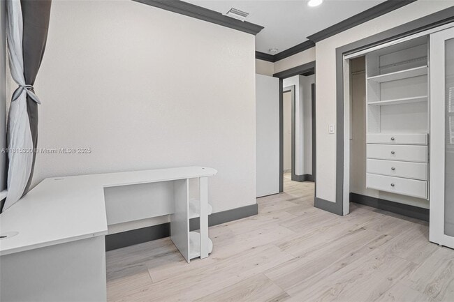 Building Photo - 3175 Coral Ridge Dr