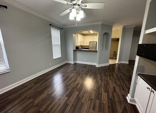 Building Photo - 4316 Summercrest Blvd