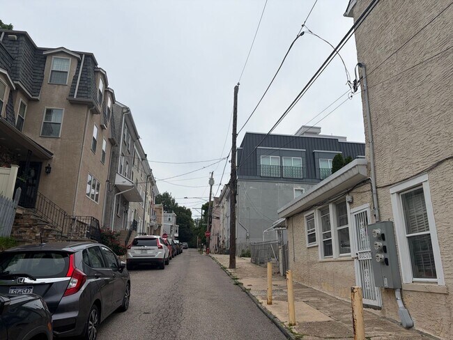 Building Photo - 214 Grape St