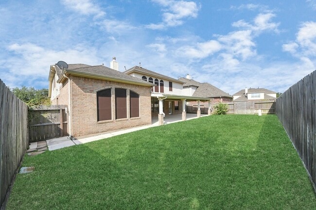 Building Photo - 2218 Longspur Ln