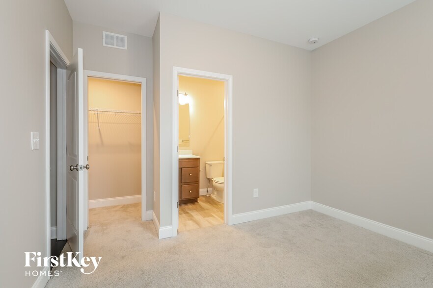 Building Photo - 393 Floating Leaf Way