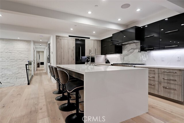 Building Photo - 1208 The Strand