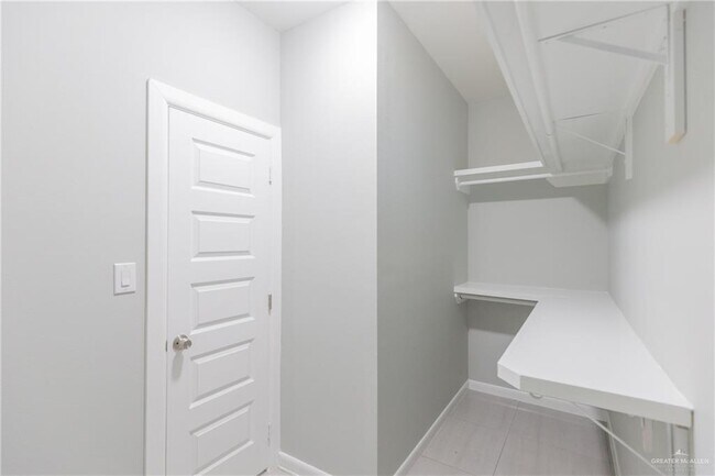 Building Photo - 15 Sabercat Ave