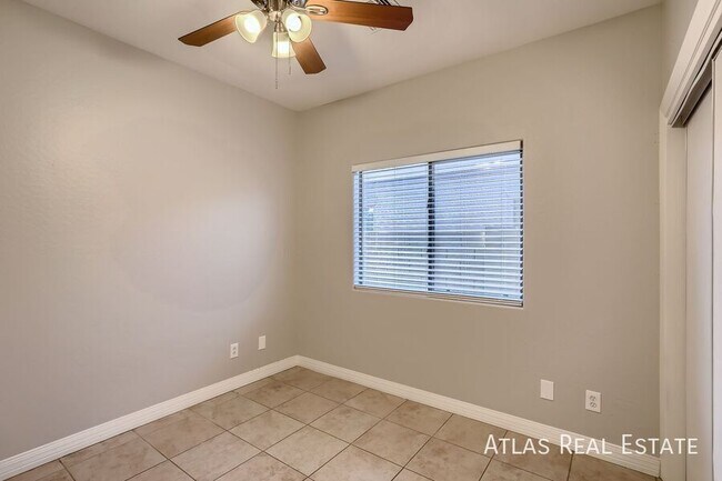 Building Photo - 13723 W Maui Ln