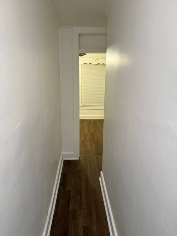 Building Photo - 526-14-1/2 S 14 1/2 St