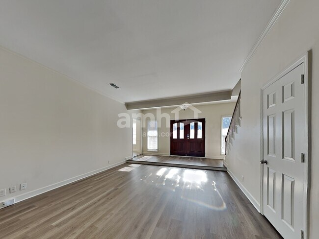 Building Photo - 7012 Poplar Creek Trce