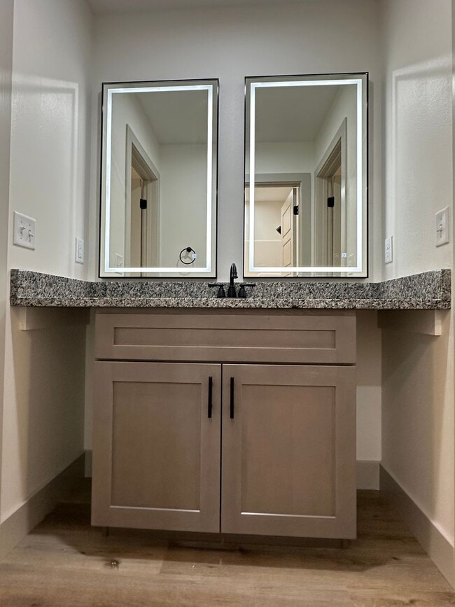 Building Photo - BRAND NEW 4 BED 3 BATH in WAYNESVILLE
