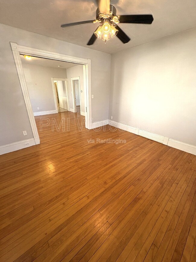 Building Photo - 27 June St