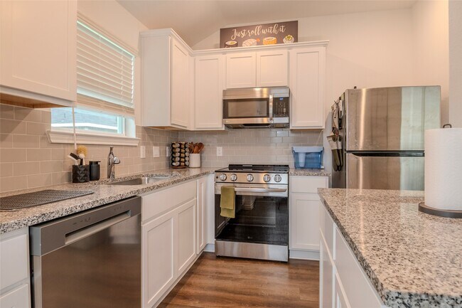 Building Photo - 824 Stoney Pt Ln