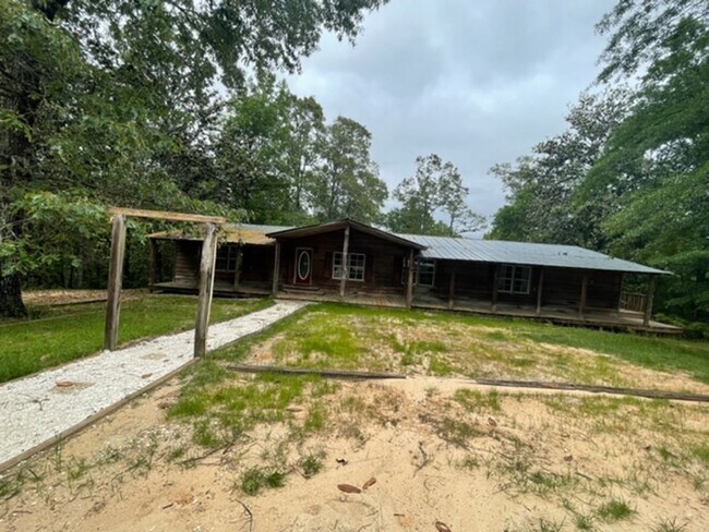 Primary Photo - Rustic home in Citronelle