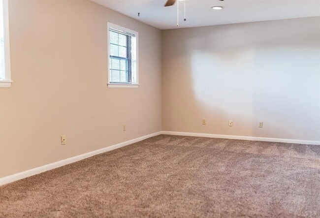 Building Photo - 1028 Long Meadows Dr