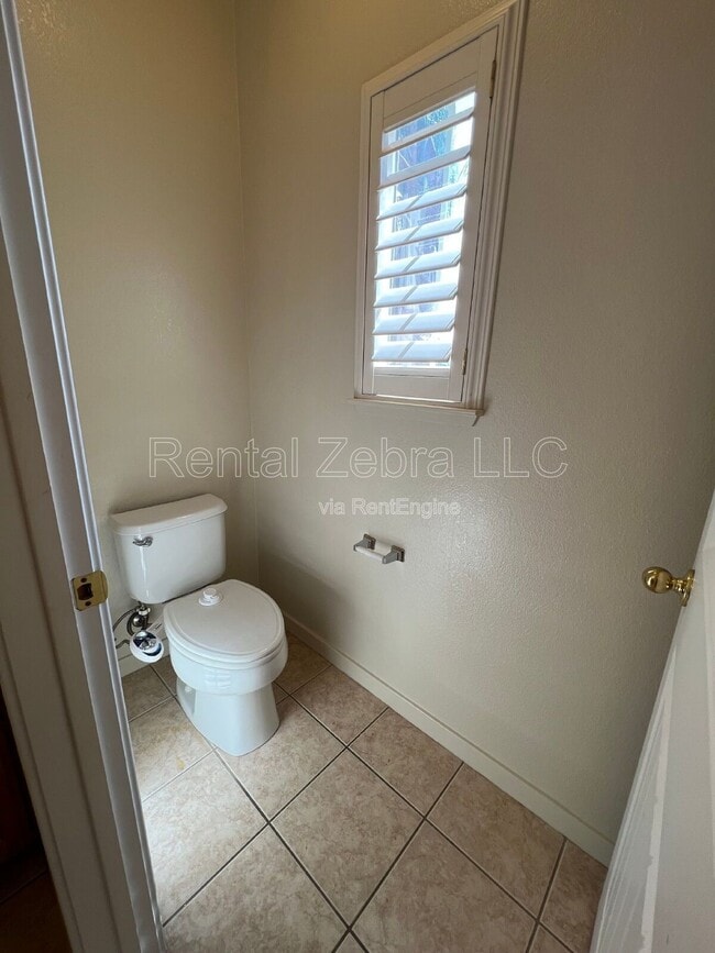 Building Photo - 1359 Rincon Dr