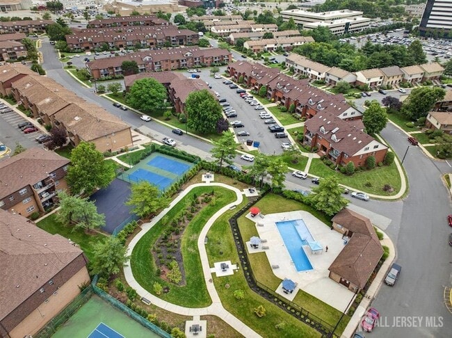 Building Photo - 94 Beverly Hl Ter
