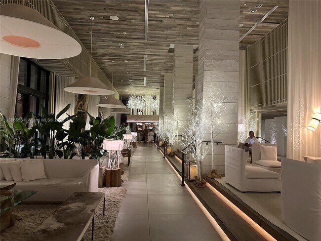 Building Photo - 2301 Collins Ave