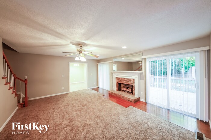 Building Photo - 805 14th Ave