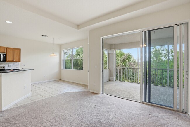 Building Photo - 12854 Carrington Cir