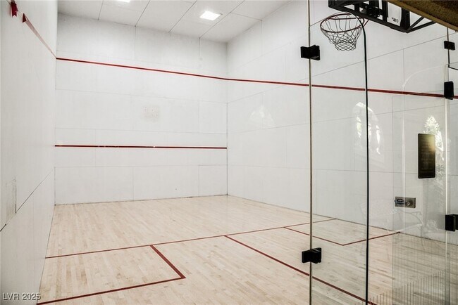 Building Photo - 260 E Flamingo Rd