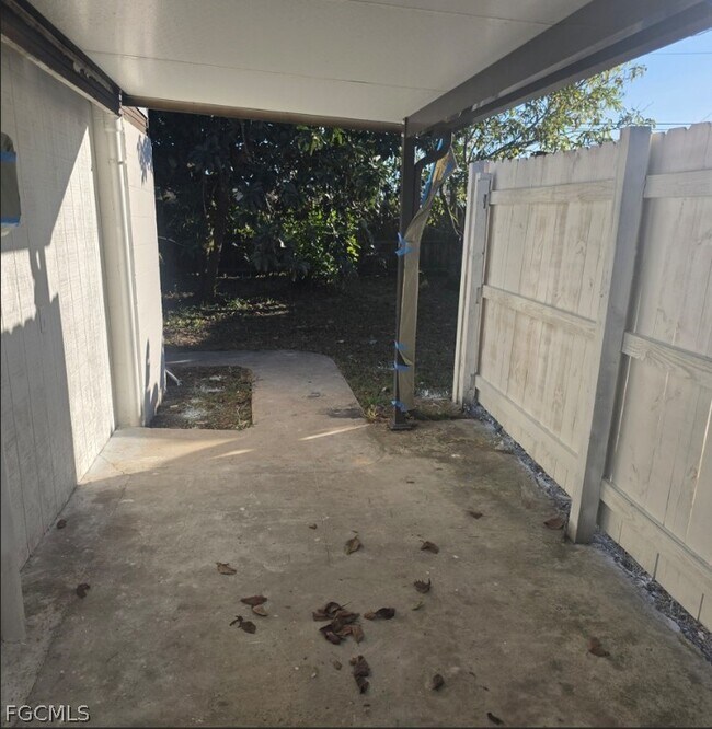 Building Photo - 204 E Bougainvillea Rd