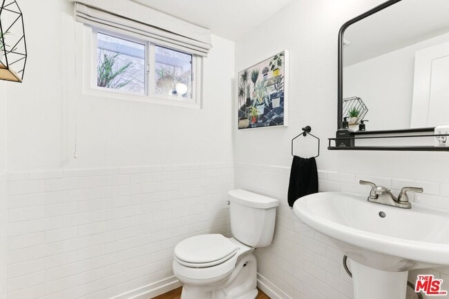 Building Photo - 665 Washington Blvd