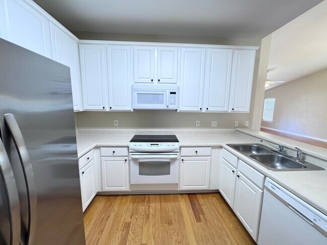 Building Photo - 1125 Mosswood Chase