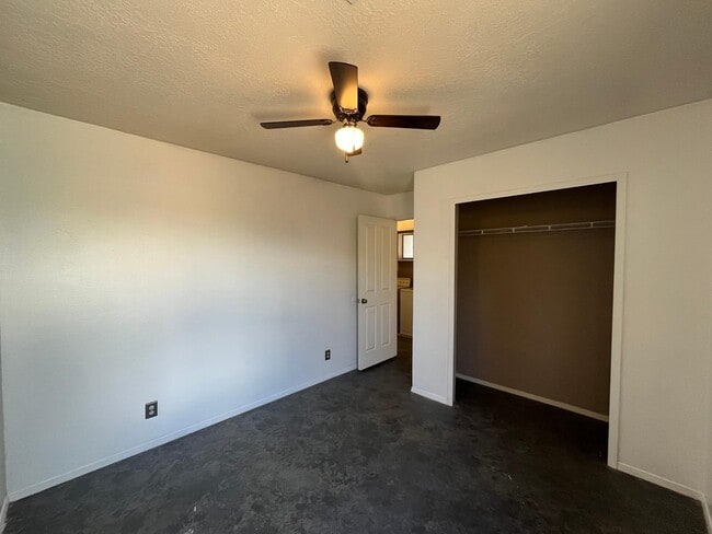 Building Photo - 1638 Perma Dr NE