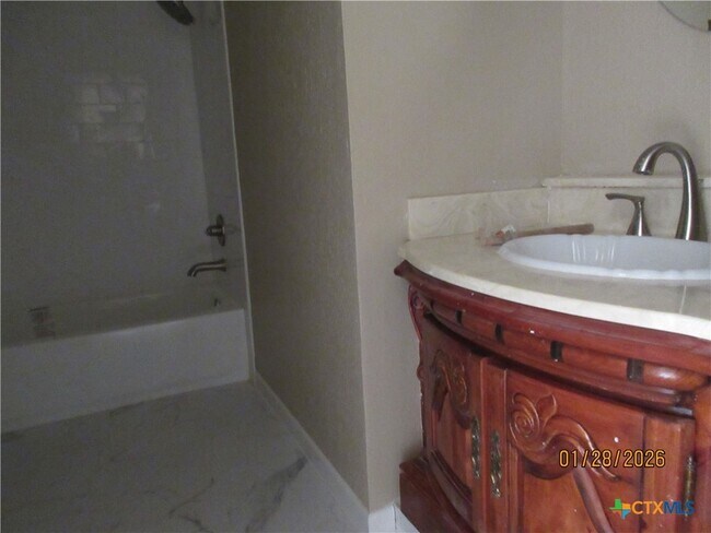 Building Photo - 906 Illinois Ave