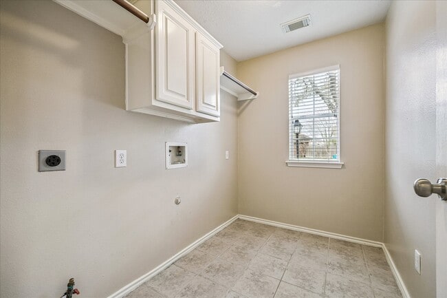 Building Photo - 12427 Shadowvista Dr