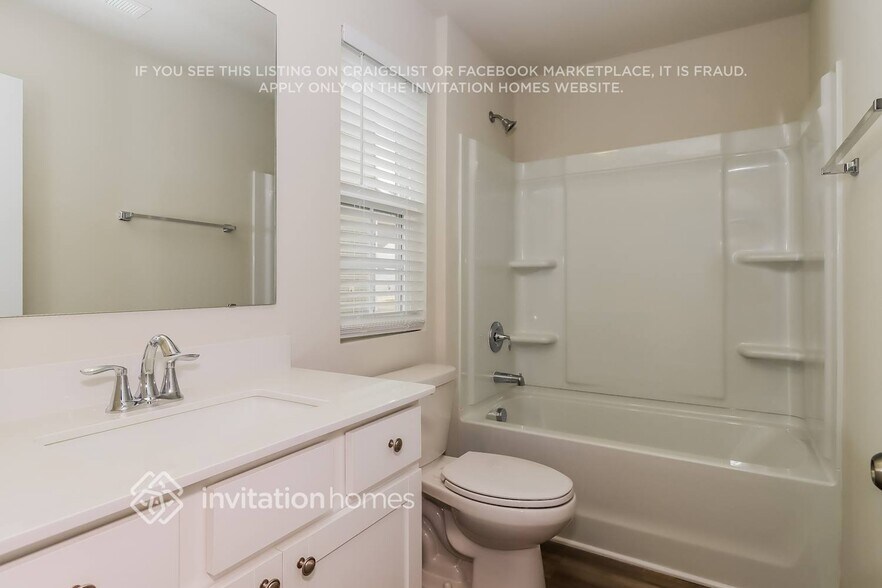 Building Photo - 364 Hollingswood Dr