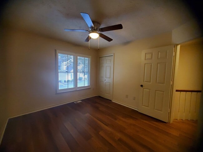 Building Photo - 450 Lands End Rd