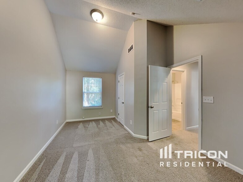 Building Photo - 1268 Winding Path Rd