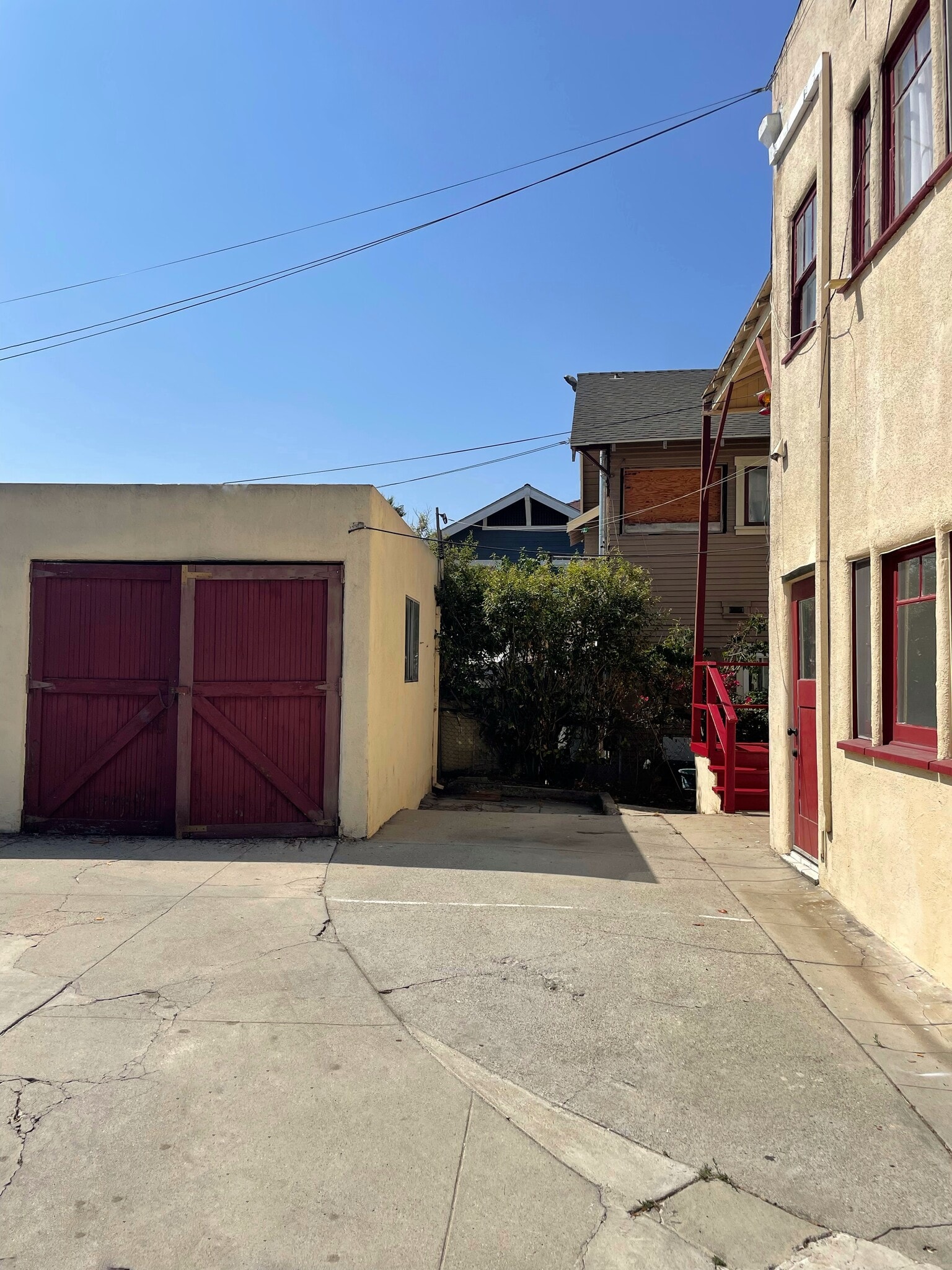 Back view of apt shows enclosed storage space & parking area - 782 E Kensington Rd