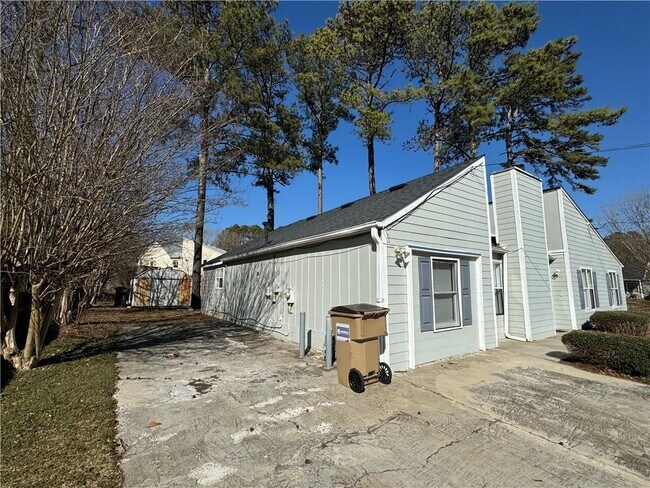 Building Photo - 17 Hartley Woods Dr