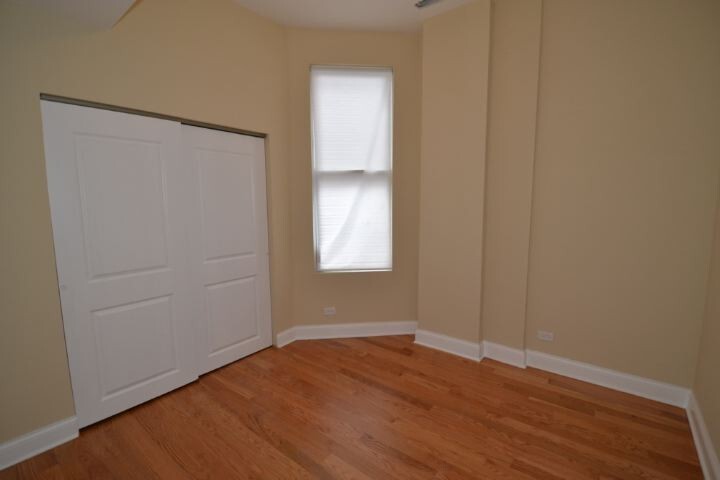 Building Photo - 1738 W Huron St