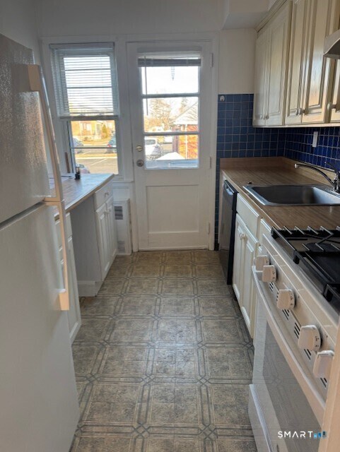 Building Photo - 236 Glenbrook Rd