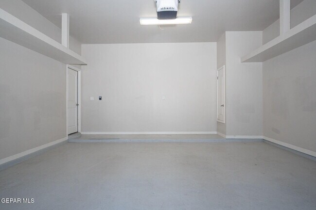 Building Photo - 14944 John McNeely Ave
