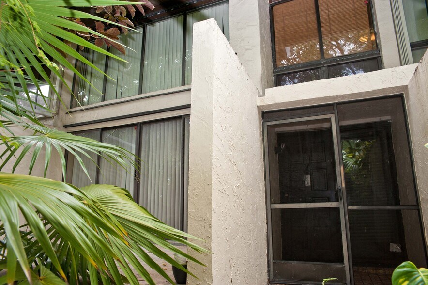 Building Photo - 19216 NE 25th Ave