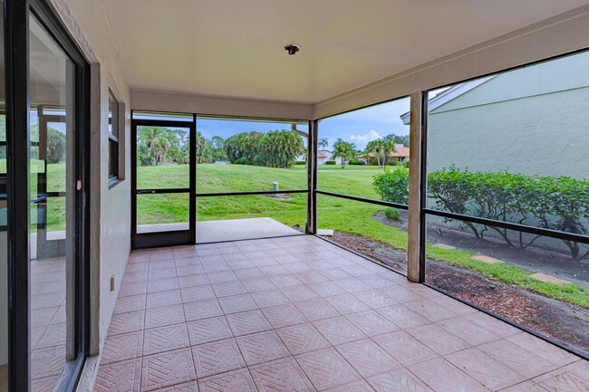 Building Photo - 2525 SW Egret Pond Cir