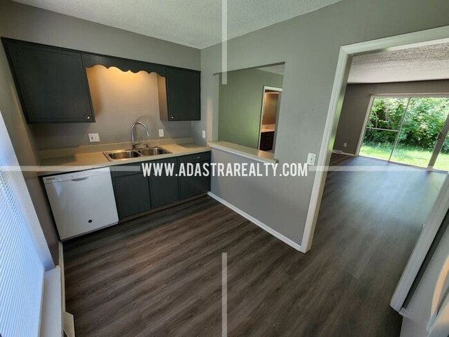 Building Photo - Affordable Raytown Area KCMO Apartment-Ava...